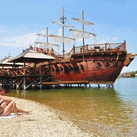 Lobster - Water Villas Ferienpark Senec